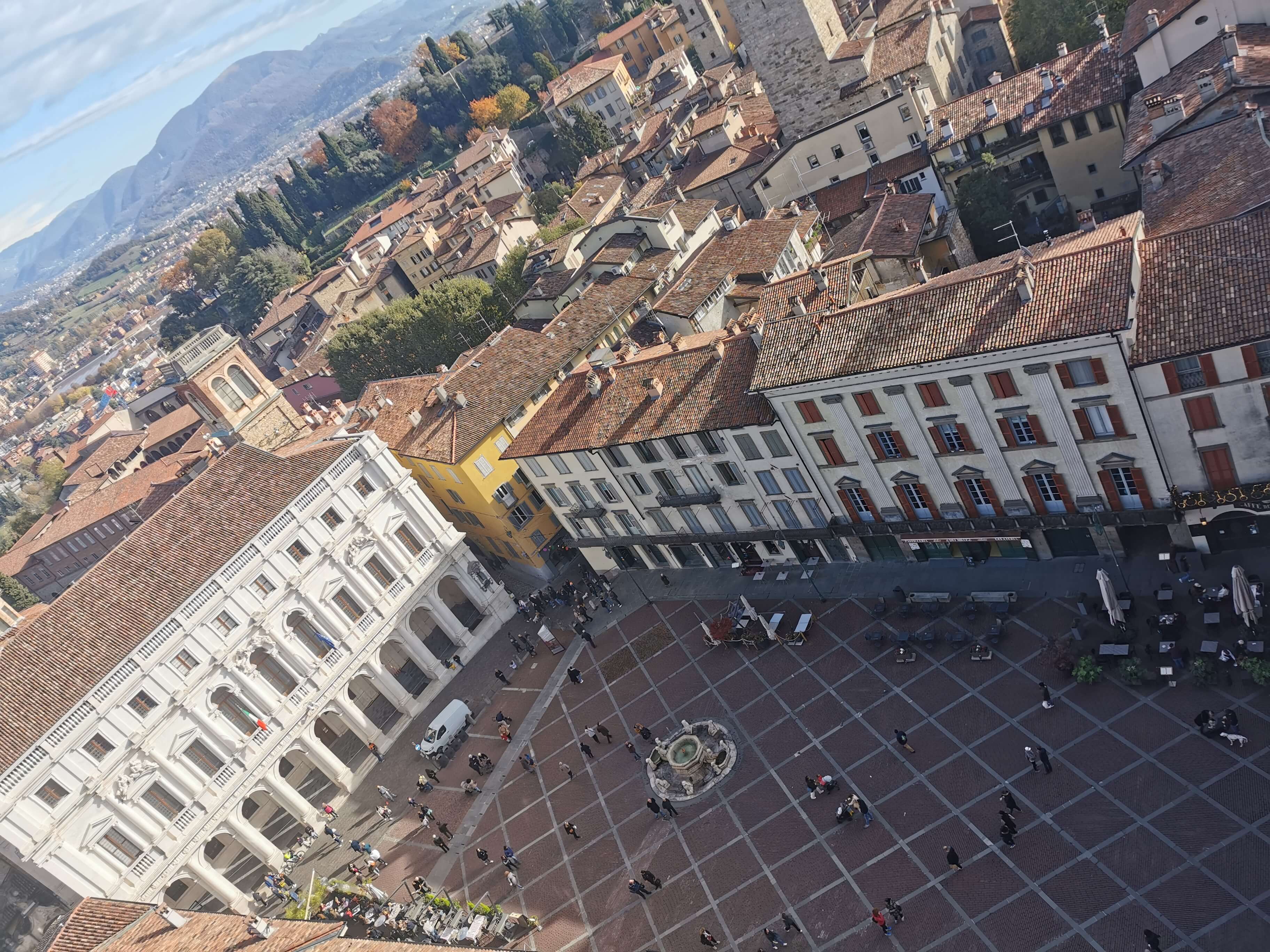 Bergamo Piazza Vecchia dal Campanone